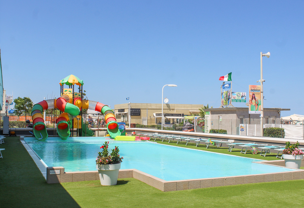 media.Piscina_ClubFamilyHotel