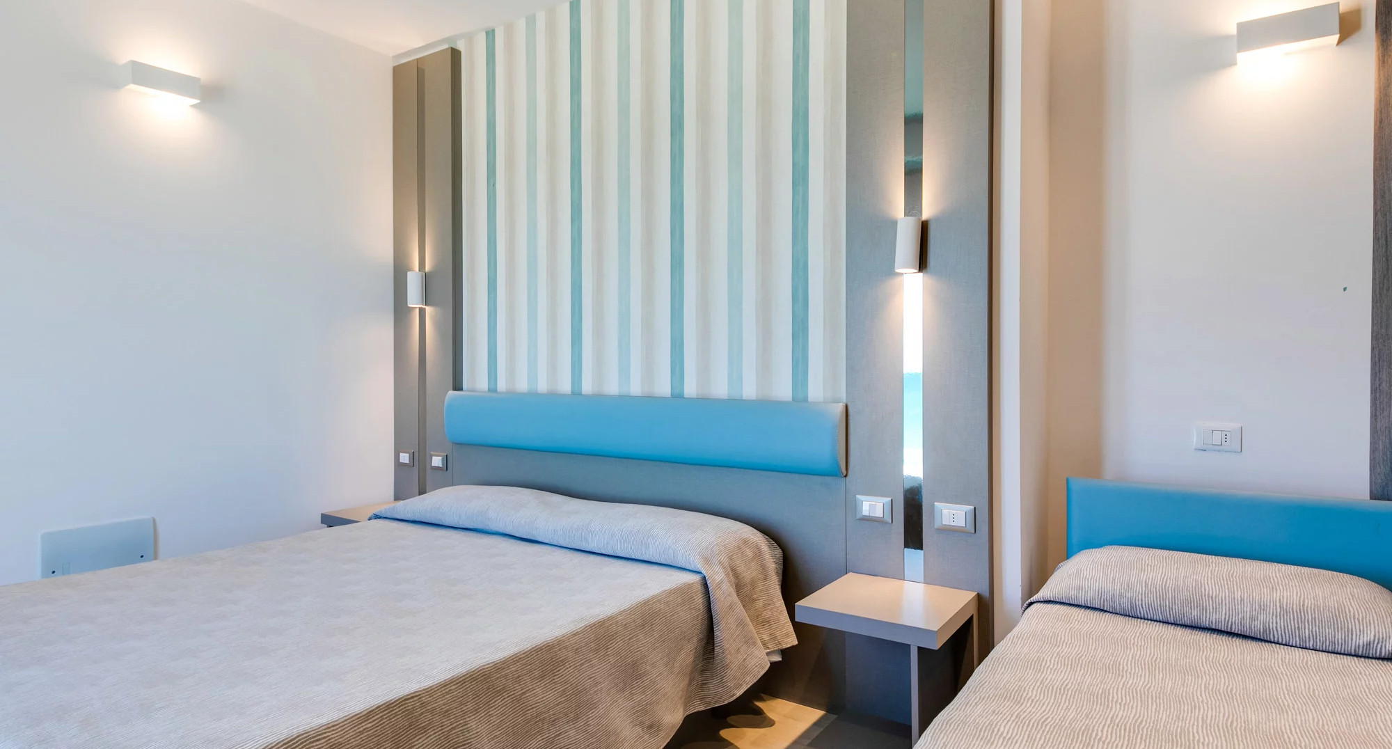 media.Slide-Family-Room-2-CFH-Riccione