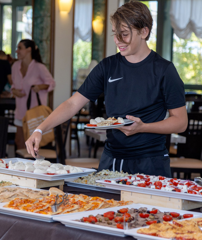 media.Gallery-Dine-Around-2-CFH-Riccione