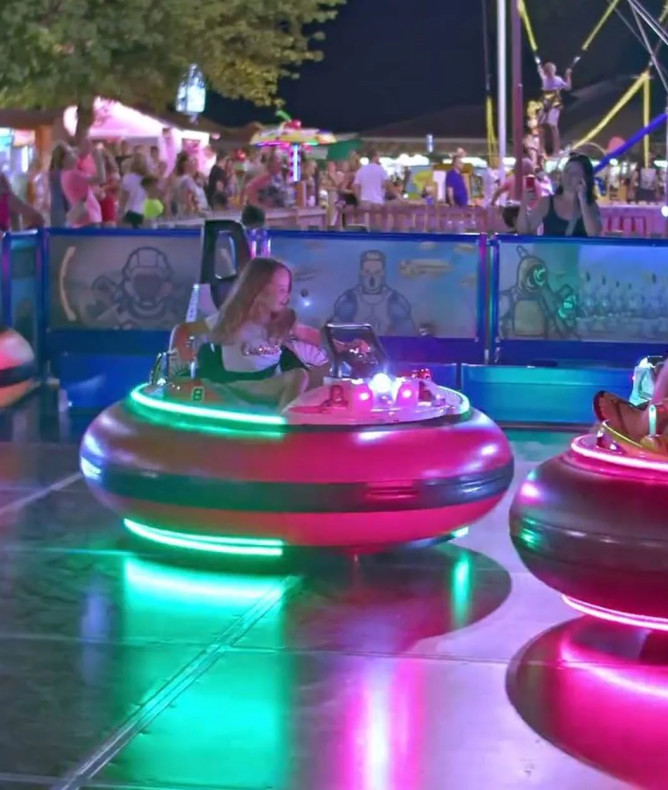 media.bumper-cars-autoscontro-club-family-hotel-riccione-3
