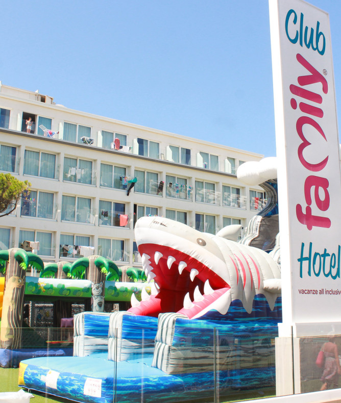 media.Slide-Gommoland_2CFH_Riccione