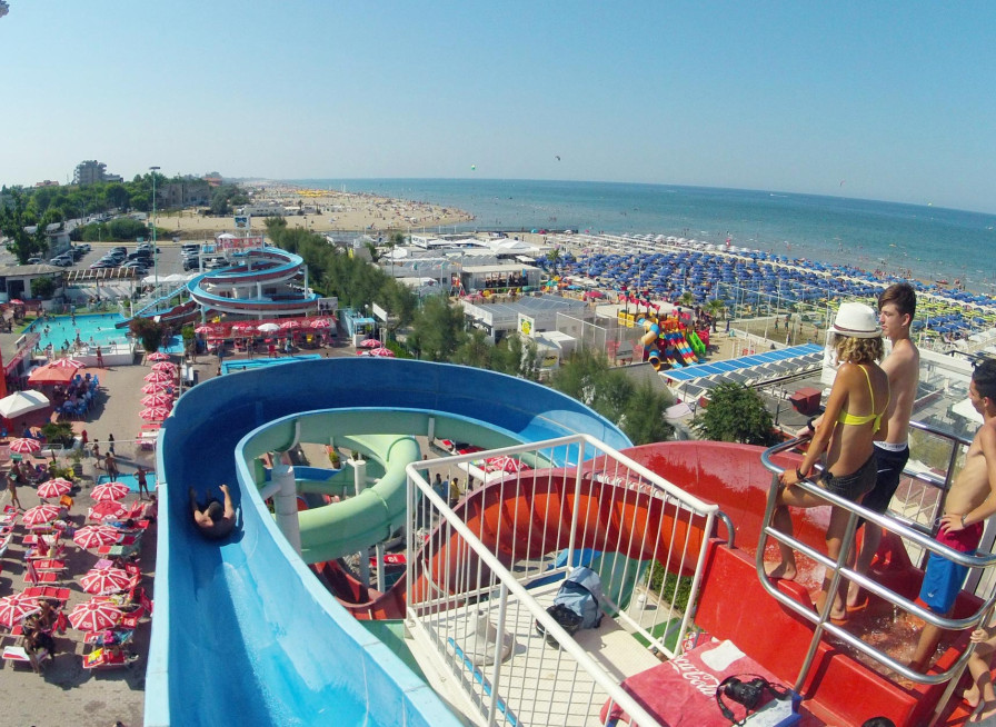 media.Slide-Beach-Village-CFH-Riccione